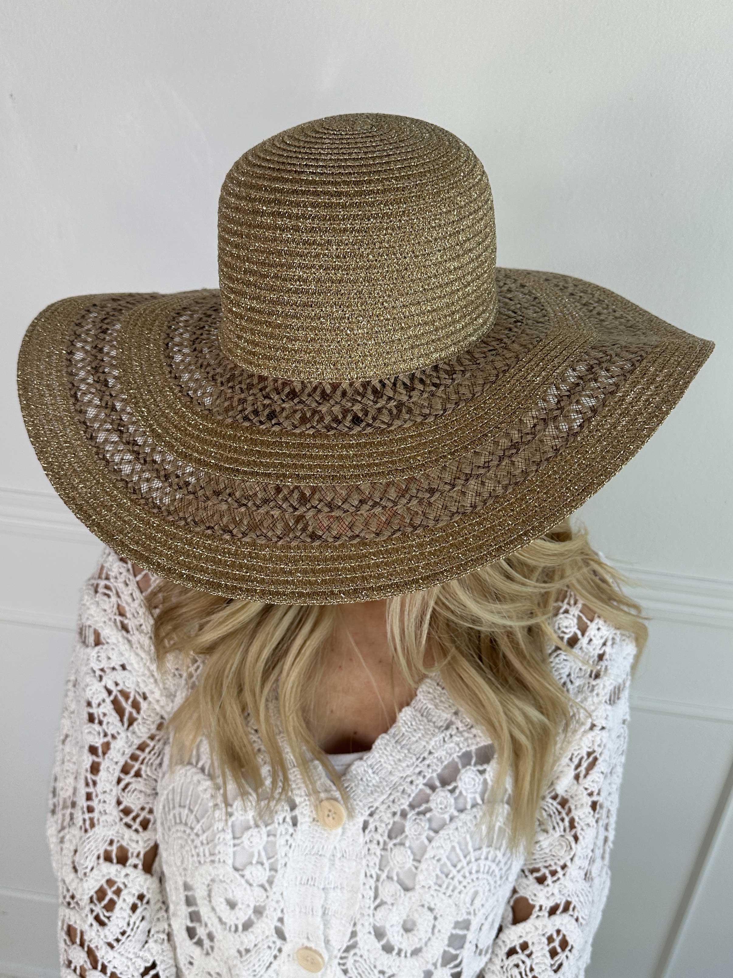 Pauline - Sommarhatt av halm med lerfärgat och guldfärgat nät